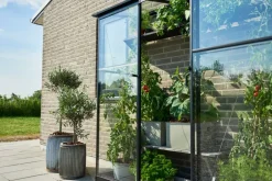 Drivhus Qube Lean-to 26 hærdet glas - sort Vægdrivhuse