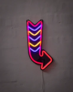 Online Neonskilt Pil H. 30 x B. 15 cm Indendørs Væglamper